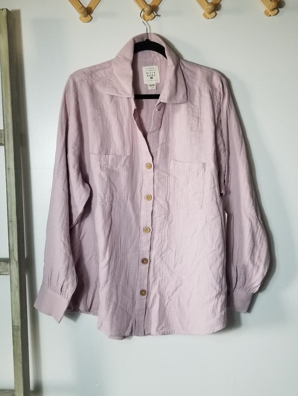 NWT BILLABONG WOMEN'S PINK BUTTON DOWN SIZE LARGE